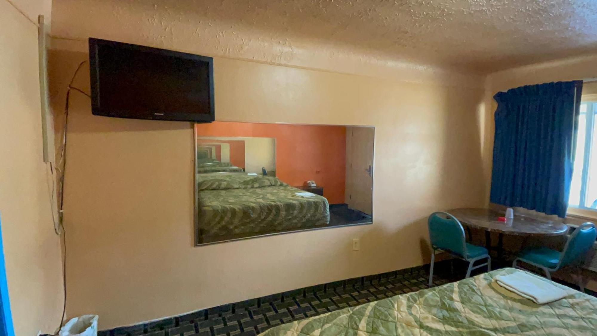 Deluxe Inn Motel Detroit Esterno foto