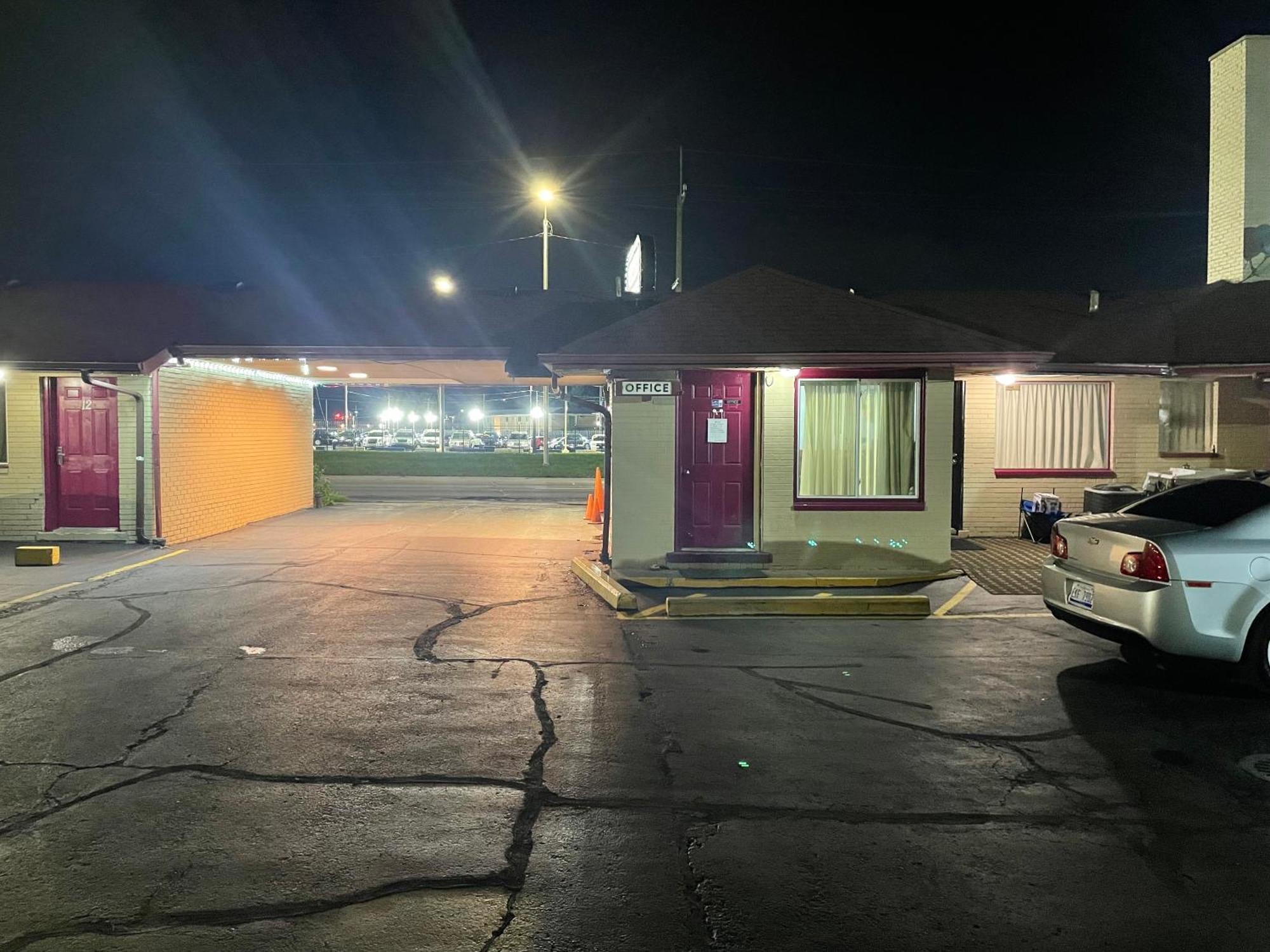 Deluxe Inn Motel Detroit Esterno foto